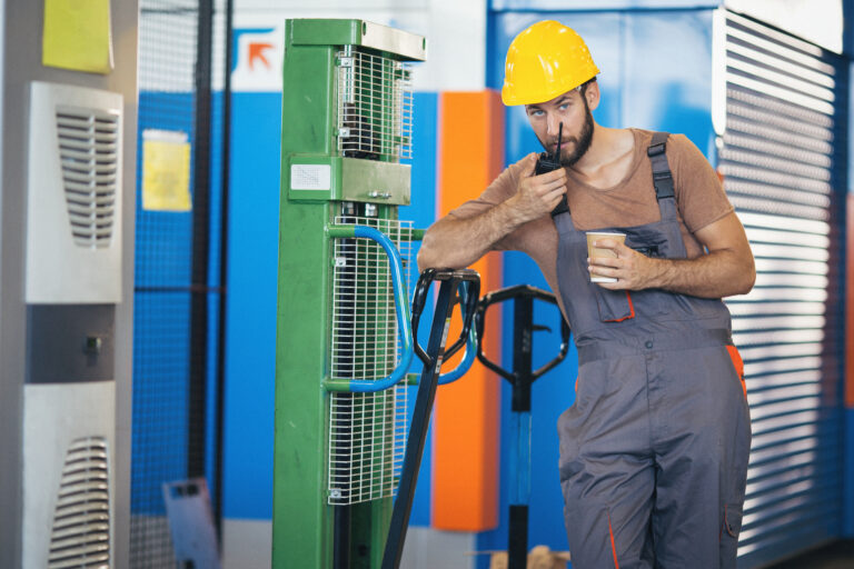 nieoczekiwane uruchomienie maszyny